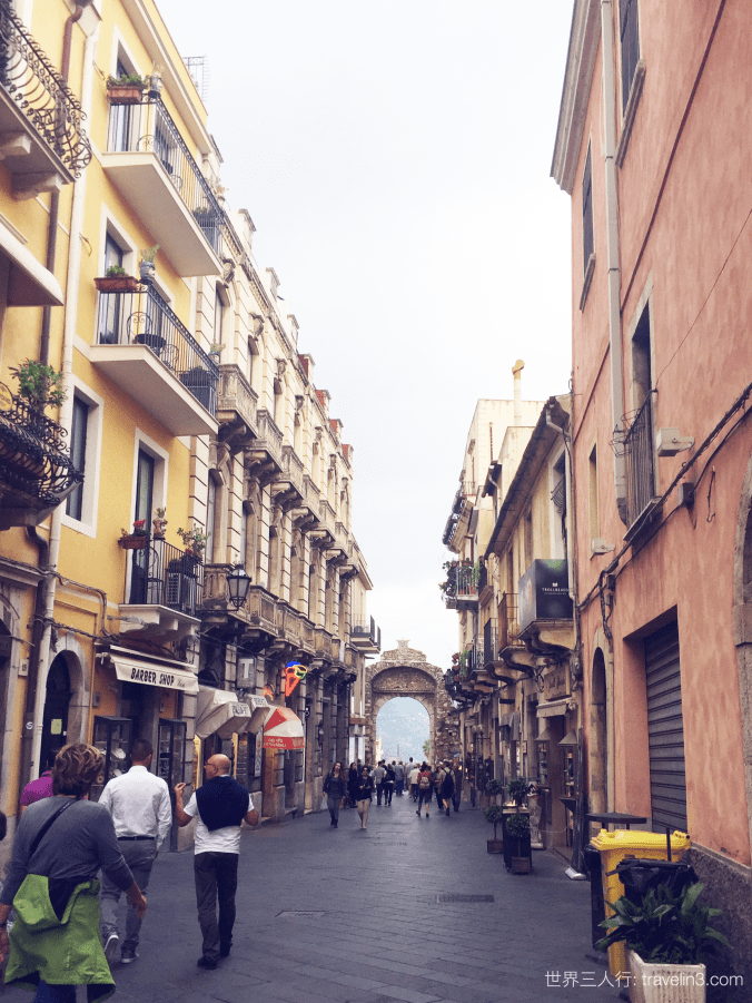 taormina-street-2